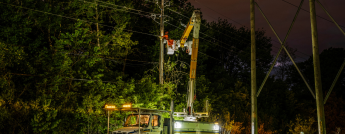 Crews working to restore power | Équipes à l'œuvre pour rétablir le courant